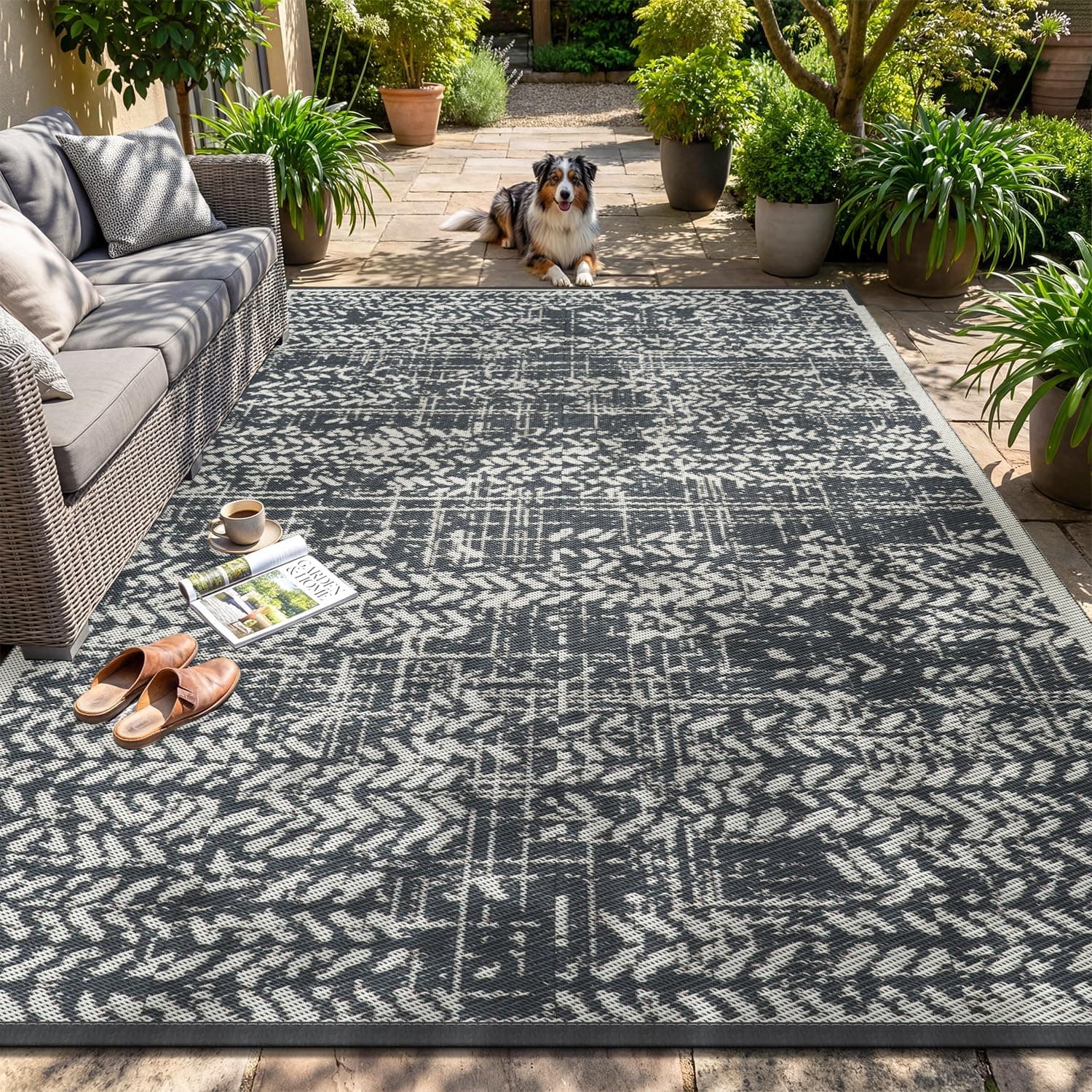 MontVoo Outdoor Rug 8x10 Waterproof Reversible Plastic Straw Camping Mat